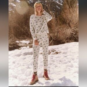 THE GREAT. The Union Crew Tee & Long John Set in Blue Moon Floral